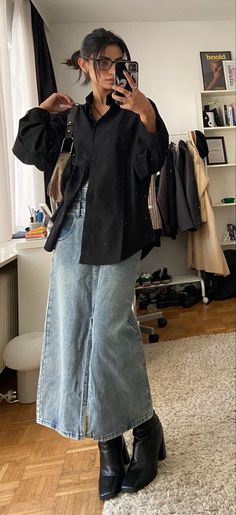 Pinterest: rose_cya Simple Yet Stylish Outfits, Work Outfits Women Stylish, Outfit Ideas With Boots And Jeans, Outfit Ideas For Winter Aesthetic, Fashion Inspo Midsize, Trendy Summer Outfits 2024 Women, Cute Casual Modest Outfits, Italy Inspo Outfits, Winter Stylish Outfits For Women