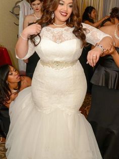 Half Sleeves Sashes Mermaid Wedding Dresses - Ivory / Floor Length - wedding dresses Types Of Gowns, Tulle Neckline, Applique Lace, Plus Size Brides, Plus Size Wedding Dresses, Plus Size Wedding Gowns, Lace Wedding Dress With Sleeves, Curvy Bride, Wedding Gowns Mermaid