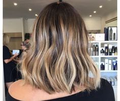 Pretty Highlights, Blonde Honey, Blonde Lob, Honey Caramel, Red Blonde Hair, Brown Hair Shades, Short Ombre Hair, Haircuts Ideas, Brown Ombre Hair