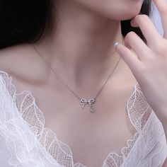 Fashion Element: Bow Style: Simple Dainty Bow Necklace For Formal Occasions, Silver Bow Necklace For Wedding, Elegant Gold Necklace With Bow Detail, Elegant Gold Necklace With Decorative Bow, Elegant Bow Pendant Necklace, Bow Style, Silver Jewelry Necklace, Chain Necklaces, Jewelry Necklace