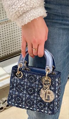 Colorful Designer Bags, Vintage Designer Bags Aesthetic, Chanel Purse Aesthetic, Trendy Luxury Bags, Designer Handbags Aesthetic, Expensive Bag, Dream Bags, Luxury Bags Collection, Aesthetic Bags