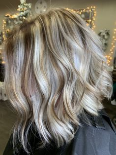 Blonde Hair With Heavy Lowlights, Highlight Lowlight Blonde Fall, High And Low Lights Hair Blonde, High And Low Lights Hair, Chi Hair Color, White Hair With Lowlights, Blonde Highlights With Lowlights, Angle Bob