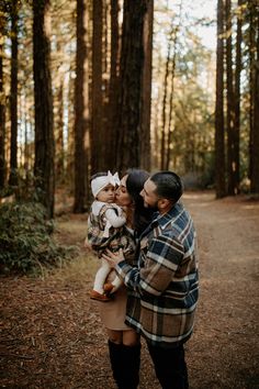 Family Posing Guide, Holiday Photoshoot, Redwood Forest, Posing Guide, Winter Photos, Wife Life