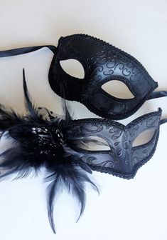 Couples masquerade mask set in black with shimmer and feathers on the women's mask. Venetian Mask Tattoo, Venetian Masquerade Ball, Masquerade Ball Costume, Masquerade Mask Black, Ball Masks, Black Masquerade, Couples Masquerade Masks, Masquerade Ball Masks, Black Masquerade Mask