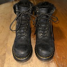 Preowned Condition Only Worn A Few Times Faux Fur Lined Minor Signs Of Wear Shoes Doc Martens, Dr Martens Black, Dr Martens Shoes, Martens Shoes, Doc Martens, Faux Fur, Women Shoes, Signs, Boots