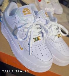 Cute Girly Sneakers, Nike Shoes Women Fashion, Pretty Sneakers, Nike Shoes Air Force, White Nike Shoes, Trendy Shoes Sneakers