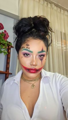 Lady Joker Costume Diy, Joker Face Paint Easy, Plus Size Joker Costume Women, Joker Costume Female Outfit Makeup, Joker Makeup Female Easy, Joker Costume Female Makeup, Joker Makeup Look, Joker Female Makeup, Women Joker Costume