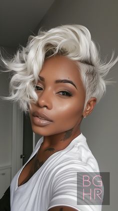 Platinum Mullet Women, Afro Female, Black Girls Hair, Short Platinum Blonde Hair, Blonde Platinum, Trendy Short Hairstyles, Colored Weave