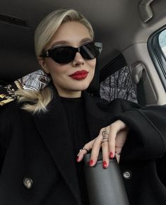 Design Moda, Modern Feminine, In A Car, Looks Chic, Looks Style, Elegant Outfit, Look Chic, Fast Fashion, Nail Art Design