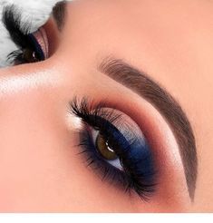 Eye Makeup Glitter, Halloweenský Makeup, Blue Eyeshadow, Eye Makeup Tips, Makeup Goals, Makeup Designs