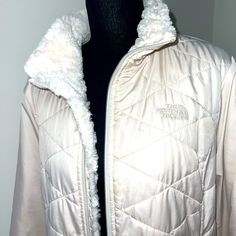 White North Face Jacket, Fully Lined On Inside With Soft Plush Material; Waterproof On Outside. White/Cream Color. Has 2 Pockets. New Without Tags. Winter 2023 Collection White North Face Jacket, Coats North Face, North Face Coat, 2023 Collection, Winter 2023, North Face Jacket, White Cream, Cream White, Soft Plush