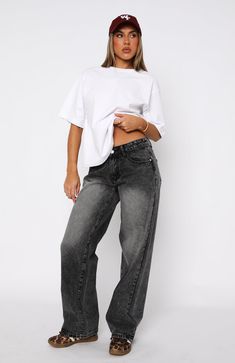 White Fox Jeans, Low Rise Wide Leg Jeans, Wardrobe Goals, Jeans Grey, Cute Clothes, Girl Fits, Style Jeans, Leg Design, Low Rise Jeans