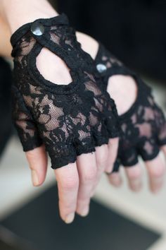 Black Lace Gloves, Alana Blanchard, Badass Outfit, Gloves Fashion, Burton Snowboards, Clothing Designs