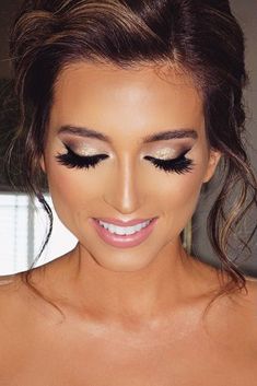 Prom Makeup For Brown Eyes, Natural Pink Lips, Ideas Maquillaje, Wedding Makeup For Brunettes, Pageant Makeup, Wedding Eyes, Make Up Gold, Wedding Makeup For Brown Eyes