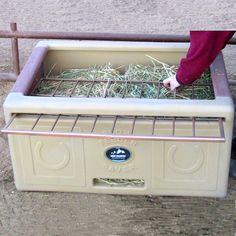 Slow Feeder Saver Equestrian Facility Layout, Hanging Deer Feeder, Horse Slow Feeder, Diy Hay Feeder, Goat Hay Feeder, Hay Feeder For Horses, Diy Horse Barn, Horse Barn Designs, Healthy Horses