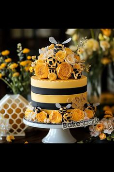 Bee-Themed Cake Design Ideas [GALLERY] - BakeSpark