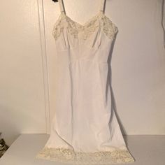 Aristocraft By Superior Full Slip Nylon Lace White Size 32 Short Usa Vtg Nwot Beautiful Delicate Flower Lace, Adjustable Straps, Sexy, New Without Tags, See Photos For Details Flower Lace, Delicate Flower, Women's Intimates, White Lace, Adjustable Straps, Slip On, Tags, Lace, Women Shopping