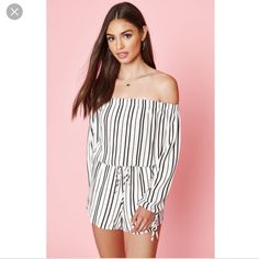 Nwt Also Has An Optional Halter Strap (Will Steam Iron Before Shipping ) White Top For Summer Date Night, White Summer Tops For Date Night, White Tops For Summer Date Night, White Tops For Date Night In Summer, Black And White Long Sleeve Summer Dress, Kylie Dresses, Halter Strap, Striped Rompers, Steam Iron