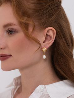 Pole Star Pearl Earrings, Gold Pearl Dangle Earring, 3D Star Earrings, Silver Pearl Drop Earrings, Celestial Earrings, Silver Star Earrings 𝙋𝙍𝙊𝘿𝙐𝘾𝙏 𝙁𝙀𝘼𝙏𝙐𝙍𝙀𝙎 * 925 Silver * 22K Gold plated. * Stone: Zircon * Real Pearl 🎁All items are delivered inside elegant jewellery box. The Pole Star is a special symbol with meanings such as direction finding, success, courage, love and devotion. It can mean something different to everyone and can help one find meaning in their life journey. Pearl is the symbol of elegance. The Pole Star Pearl Earring will enchant you with its unique beauty. This gorgeous earring is made of 925 sterling silver with 22 carat gold plating and decorated with natural high quality pearls. It allows you to have a style that does not compromise on the quality th Star Earrings Silver, Silver Pearl Drop Earrings, Earrings Gold Pearl, Star Pearl, Pearl Earrings Gold, Silver Star Earrings, Celestial Earrings, Elegant Jewellery, 3d Star