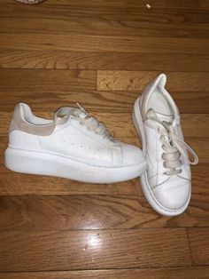 ad eBay - Find many great new & used options and get the best deals for ALEXANDER McQUEEN KIDS Leather Sneakers US2 EU33 UK1 Thick Sole Suede Back at the best online prices at eBay! Free shipping for many products! Leather Sneakers, Kids Clothing, Girls Shoes, Ebay Finds, Alexander Mcqueen, Alexander, Sneakers, Free Shipping, Best Deals