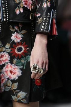 A detailed look at Gucci Spring 2016 Lady Like, Mode Chic, Floral Fashion, Spring Summer 2016, Summer 2016, Style Outfits