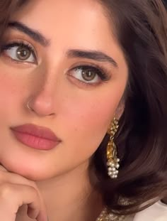 Hoorain Shaikh Indian Makeup Looks, Drama Aesthetic, Sajal Aly, Beauty Hacks Lips, Glam Wedding Makeup, Soft Makeup Looks