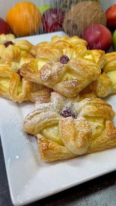 Pineapple Pastry, Heavenly Desserts, Pastry Appetizer, Amazing Food Hacks, Pineapple Tart, Banana Dessert Recipes, Engagement Decor, Easy Puff Pastry, Bakery Food