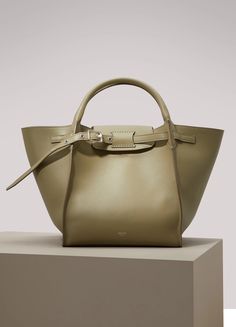 Drop Everything: You Can Finally Buy Céline Online+#refinery29 Celine Big Bag, Italian Heels, My Shopping List, Modern Feminine, Diy Travel, Big Bag, Pretty Blouses, Fashion 2024, Big Bags