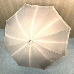 Used Louis Vuitton Louis Vuitton 2003 Golf Cup Japan Parasol Long Umbrella Cotton Polyamide Men's Brown (Sku: Gzl140qg) === General === Brand : Louis Vuitton === Design === Type : Rain Umbrella Gender : Men Umbrella Style : Sports Color : Brown === Size === Total Length : 102.5cm / 40.35'' === Included Items === Accessories Notice : Before Purchasing, Please Refer To The Images Of The Accessories Included With The Item. === Condition === Condition : Used (Good) Ranking : Rank B Used - Traces Of Long Umbrella, Fashion Umbrella, Used Louis Vuitton, Rain Umbrella, Louis Vuitton Accessories, Luxury Branding, Umbrella, Mens Accessories, Golf