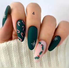 Mistletoe Christmas Nails, Sweater Nails Green, Square Acrylic Nails Designs Winter, Xmas Nails 2024, Christmas Art Nails, Holiday Gel Nails Winter, Nails 2024 Winter, Weird Nail Ideas, Holiday Nails 2024