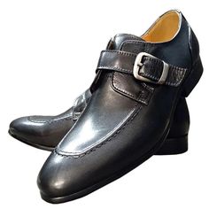 Transform your look with these stylish dress shoes, crafted from luxurious genuine leather with a simple yet stylish solid pattern. The slip-on style, enhanced with monk strap detailing, combines ease and sophistication, while breathable and waterproof features ensure exceptional comfort. Perfect for any occasion, these shoes will elevate your look.