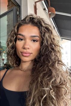 Money Pieces On Naturally Curly Hair, Cool Tone Curly Hair, Curly Hair Ash Brown, Ash Brown Balayage Curly Hair, Money Piece Balayage Curly Hair, Long Loose Curly Hair, Hair Color On Pale Skin, Ashy Brown Curly Hair, Ash Blonde Hair Curly