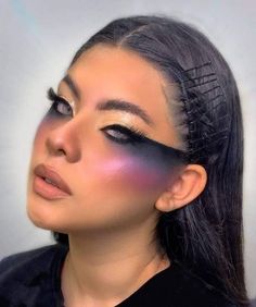 Futuristic Makeup, Fashion Editorial Makeup, Maquillage Yeux Cut Crease, Drag Make-up, High Fashion Makeup, Halloween Makeup Inspiration, Smink Inspiration, Eye Makeup Designs, Dope Makeup