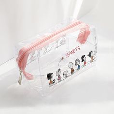 These lovely pencil case👝 can be used for school and also for your cosmetics. It provides plenty of space for you to bring to school enough amount or some extra stationery✏📏🖋. Features Transparent case for you to locate your beloved stationery. Available in 10 patterns. Smart and colorful zipper design. Light-weighted pencil case material is used, it won't add any loading to your bag🏋️‍♀️. If you need a transparent pencil pouch for example too, it is your choice! Specifications Size: L180 x Frozen Pencil Case, Nice Pens, Transparent Pencil Case, Clear Pencil Case, Cartoon Makeup, Clear Cosmetic Bag, Cute Pencil Case, Sanitary Napkin, Toiletry Pouch