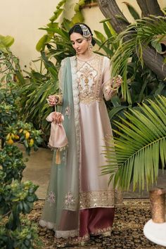 Raw Silk Suits, Trending Party Wear Dresses, Lehenga Couture, Pakistani Design, Dabka Work, Tissue Fabric, Desi Outfits, Gotta Work