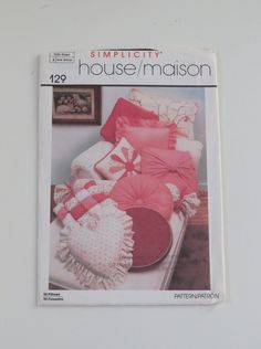 the front cover of a sewing pattern for a house / maisonon bedding set