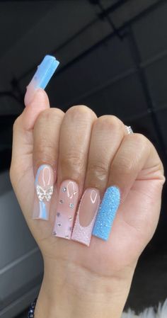 General Reveal Nails, Blue And Pink Nails Acrylic, Pregnancy Announcement Nails, Short Gender Reveal Nails, Gender Reveal Acrylic Nails, Pink And Baby Blue Nails, Baby Blue And Pink Nails, Gender Reveal Nails Ideas Simple, Pink And Blue Nails Gender Reveal