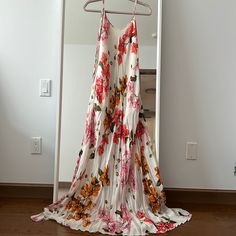 Pinko Gorgeous Long Summer Dress Never Worn,Size Xs. Summer Silk Floral Dress, Lined A-line Maxi Dress For Brunch, Spring Silk Dresses, Summer Silk Dresses With Floral Print, Spring Silk Maxi Dress With Lining, Feminine Silk Maxi Dress For Beach, White Silk Vacation Dresses, Silk Lined Dress For Vacation, Feminine Maxi Dress For Beach