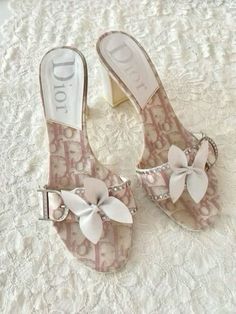 Pretty Heels, Cute Shoes Heels, Dior Vintage, Vintage Heels, Fancy Shoes, Cute Heels