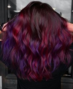 Red And Purple Hair, Purple Red Hair Color, Cosmo Hair, Red Purple Hair, Red Violet Hair, Wine Hair Color, Magenta Hair, Red Ombre Hair