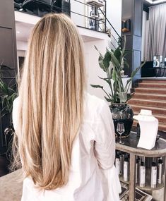 Sandy blonde balayage Janni Deler, Balayage Blond, Nails Brown, Long Dark Hair, Blonde Hair Looks