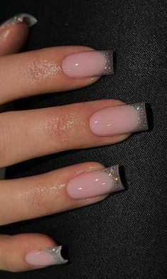 Simple New Year Nails 2023, New Years Nails Inspiration, Square Nail Designs New Years, New Years Eve Square Nails, Nail Inspo For New Years, Nail Inspiration New Year, Nail Art Designs For New Years, New Years Nails Simple Classy, New Year French Tip Nails