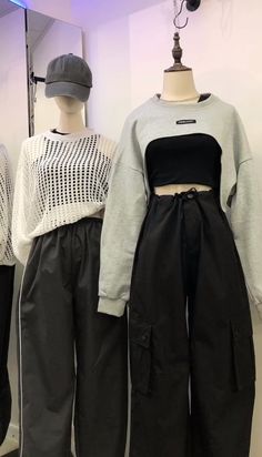 Genz Aesthetic Outfits, Baggy Outfits Women, Aesthetic Baggy Outfit, Genz Outfits, Baggy Outfit Ideas, Punk Style Outfits, Bad Dresses, Tomboy Style Outfits