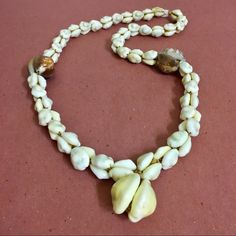 Natural Sea Shell Long Strand Necklace 28” Long /Around The Circle New / Unused Thank You For Visiting. Unique White Shell Necklace, Vintage Cream Single Strand Necklaces, Vintage White Shell Necklace For Gifts, Vintage White Shell Necklace For Gift, Vintage White Shell Necklace For A Gift, Vintage White Shell Necklace Gift, Adjustable White Nature-inspired Necklace, Vintage Cream Beaded Handmade Necklaces, Adjustable Cream Single Strand Necklace