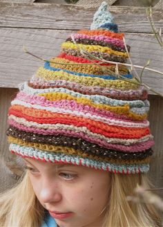 many colored crocheted hat | par karnakarna designs Crocheted Hat, Haken Baby, Yarn Projects, Love Crochet, Knit Or Crochet, Yarn Art, Crochet Accessories