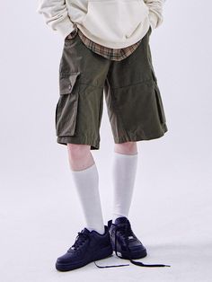 Composition : COTTON 100%Color : KhakiCountry of Origin : China Baggy Green Casual Shorts, Green Summer Cargo Pants With Belt Loops, Outdoor Spring Pants Short Length, Outdoor Short Pants For Spring, Spring Outdoor Short Pants, Spring Outdoor Short Length Pants, Khaki Relaxed Fit Shorts, Khaki Cotton Short Length Pants, Casual Short Leg Cargo Pants