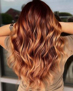 Strawberry Balayage for Auburn Hair Auburn Balayage With Blonde Highlights, Apple Crisp Hair Color, Balayage Red Hair Ombre, Auburn Roots Blonde Hair Balayage, Brown Base Copper Balayage, Copper Melt Hair Balayage, Red Root Balayage, Dark Copper And Blonde Balayage, Melted Copper Hair