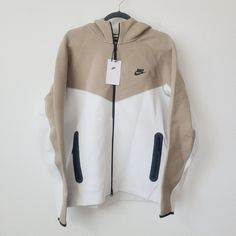 Nike Sportswear Tech Fleece Zip Up Hoodie FB7921-121 Size L Beige condition: new with tags.