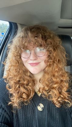 Layered Curly Hair With Fringe, Curly Bangs Red Hair, Curly Bangs On Round Face, Bangs On Curly Hair Natural Curls, Curly Bangs For Round Face, Curly Red Hair With Bangs, Curly Bangs Round Face, Red Curly Hair With Bangs, Long Curly Hair With Fringe