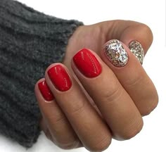 Natural Christmas Nails Short, Short Round Christmas Nails, Christmas Gel Nails Designs, Red Christmas Nails Short, Red Glitter Christmas Nails, Manicure Quotes, Makeup Games, Nail Makeup, Unghie Nail Art